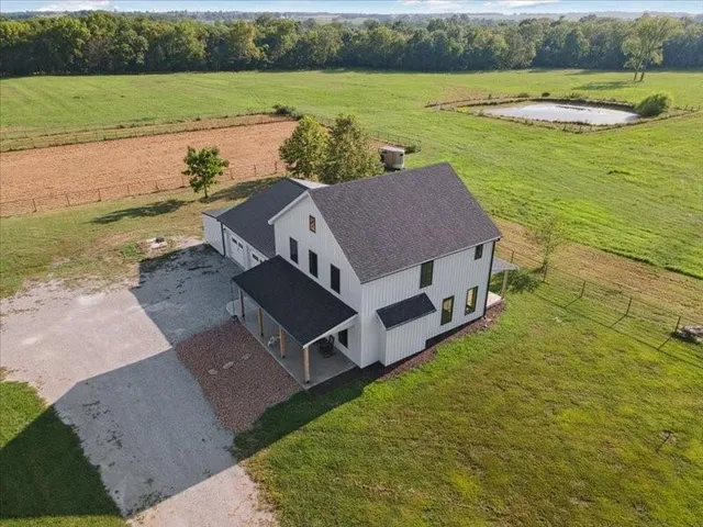 $749,900 | 6239 Northwest County Road 4002, Butler, MO 64730