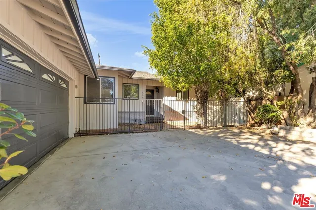 $859,000 | 6649 Whitman Avenue, Lake Balboa, CA 91406