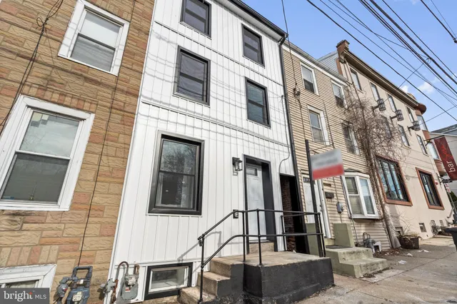 $585,000 | 378 East Elm Street, Conshohocken, PA 19428