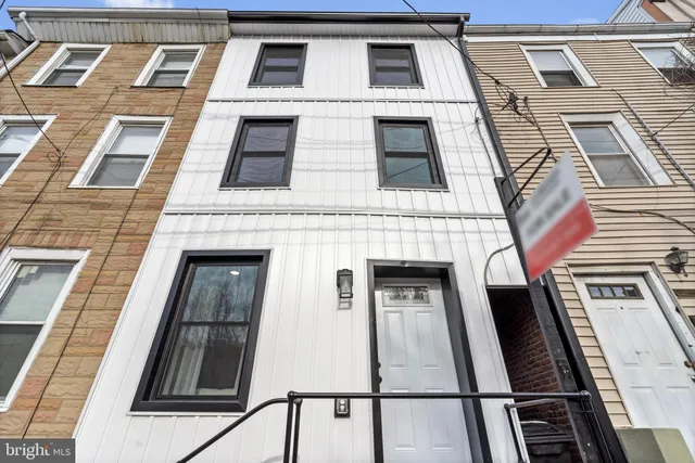 $585,000 | 378 East Elm Street, Conshohocken, PA 19428