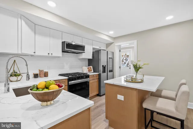 $585,000 | 378 East Elm Street, Conshohocken, PA 19428