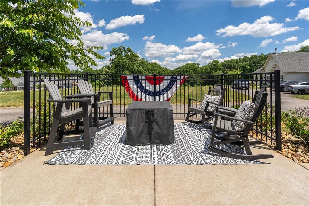 202 Spring Valley Drive Zelienople, PA 16063 - Photo 3 of 40