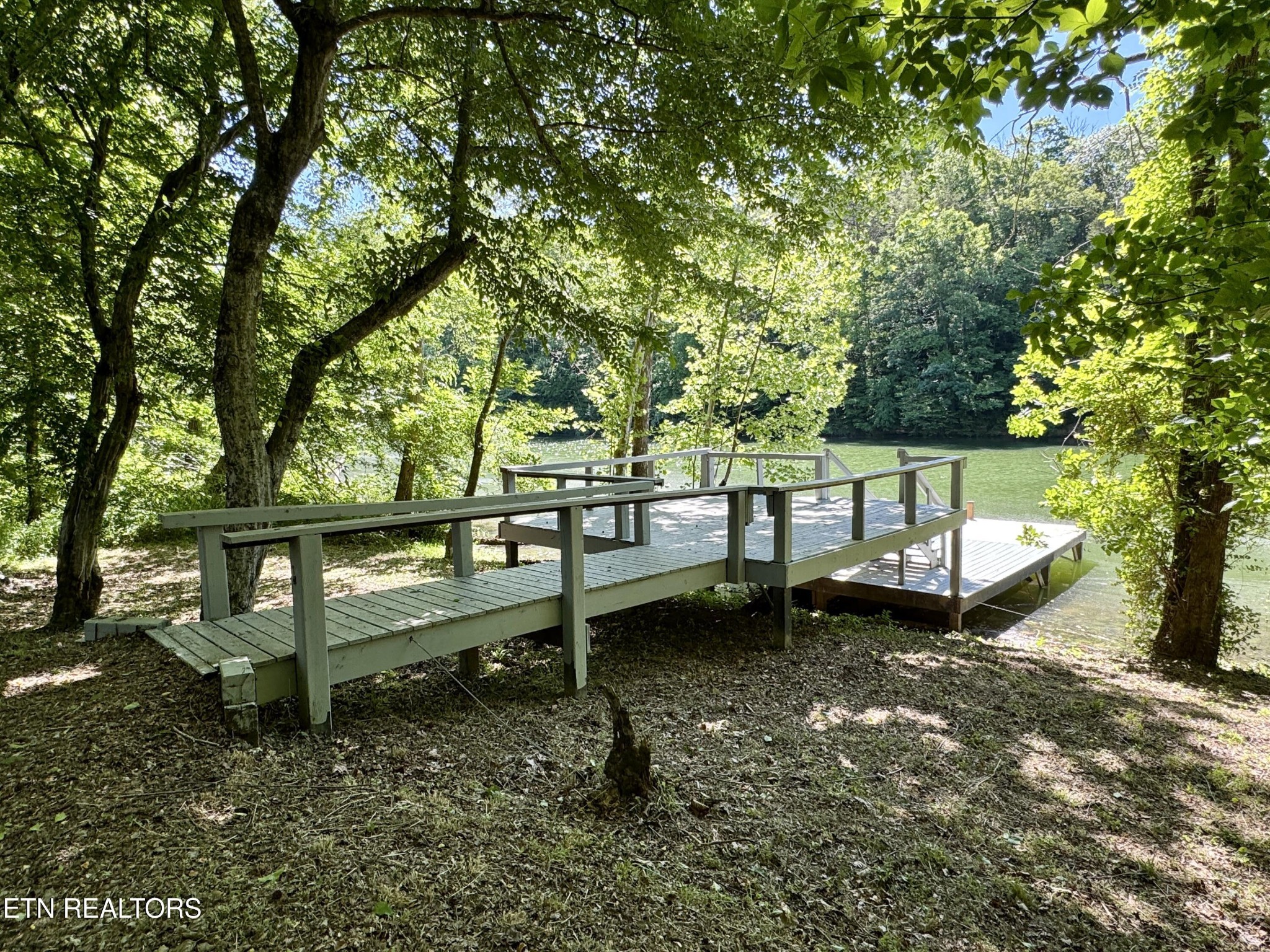 983 River Hill Road Sparta, TN 38583 - Photo 16 of 47 a view of a bench in the garden