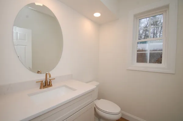 $540,000 | 6 B Dearborn Circle, Goffstown, NH 03045