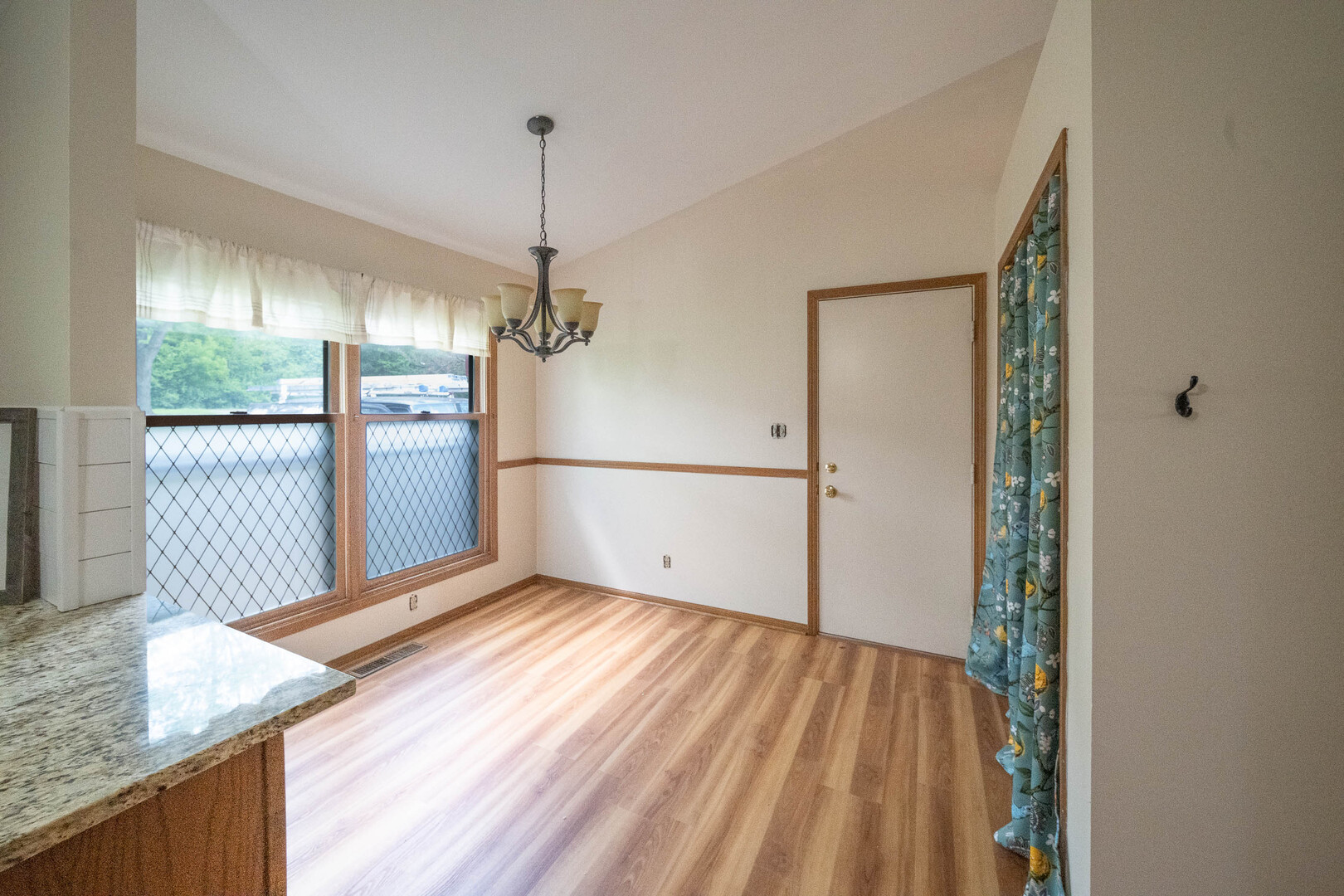 3516 Kings Lair Drive Spring Grove, IL 60081 - Photo 5 of 24