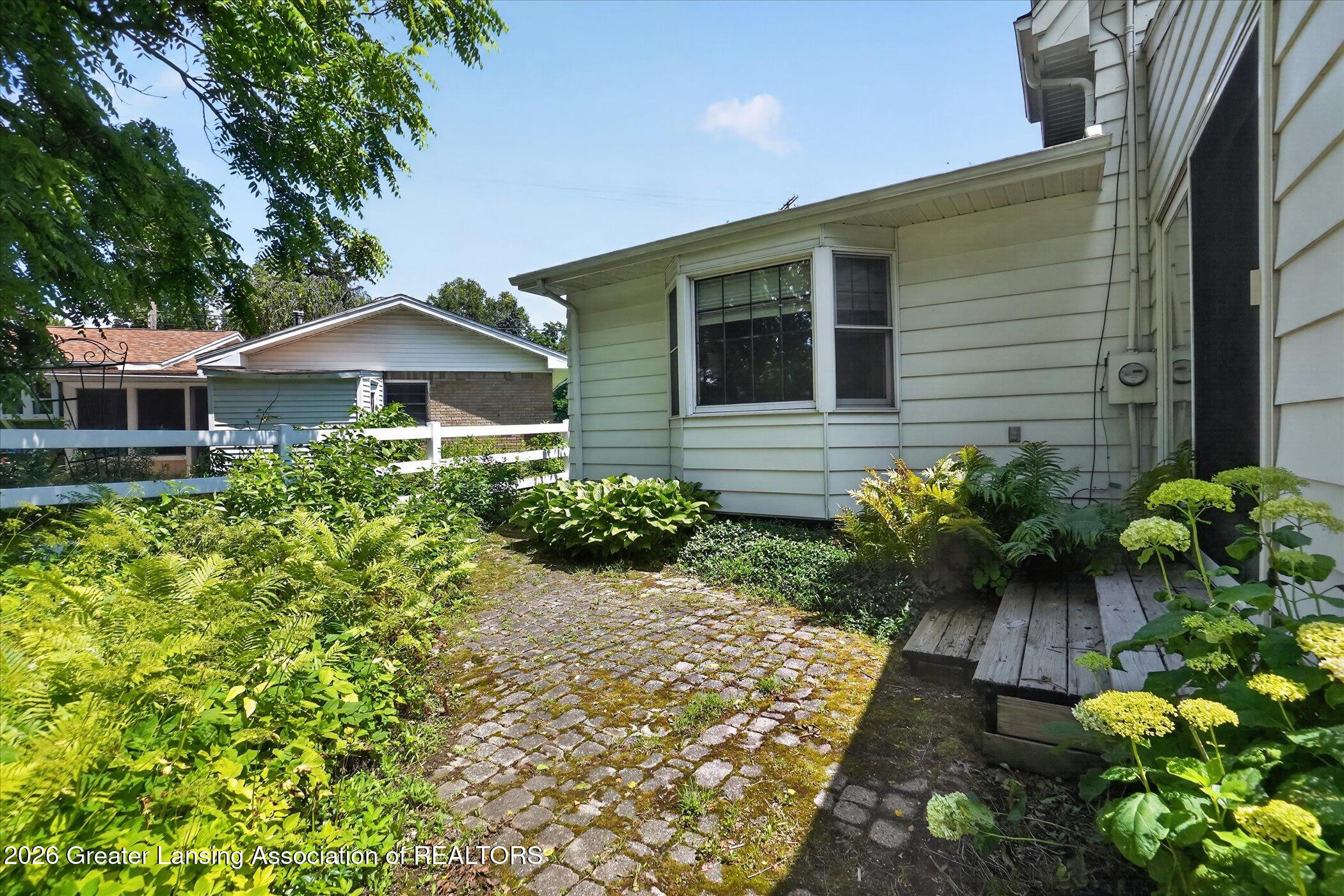 1716 Tecumseh River Road Lansing, MI 48906 - Photo 50 of 51 Patio
