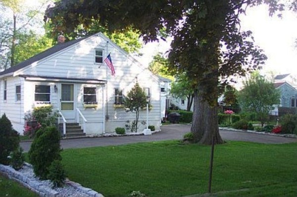 294 Billings Road Quincy, MA 02170 - Photo 1 of 9 Gallery Image 1