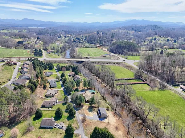 $459,000 | 195 Rivers Edge Drive, Hayesville, NC 28904