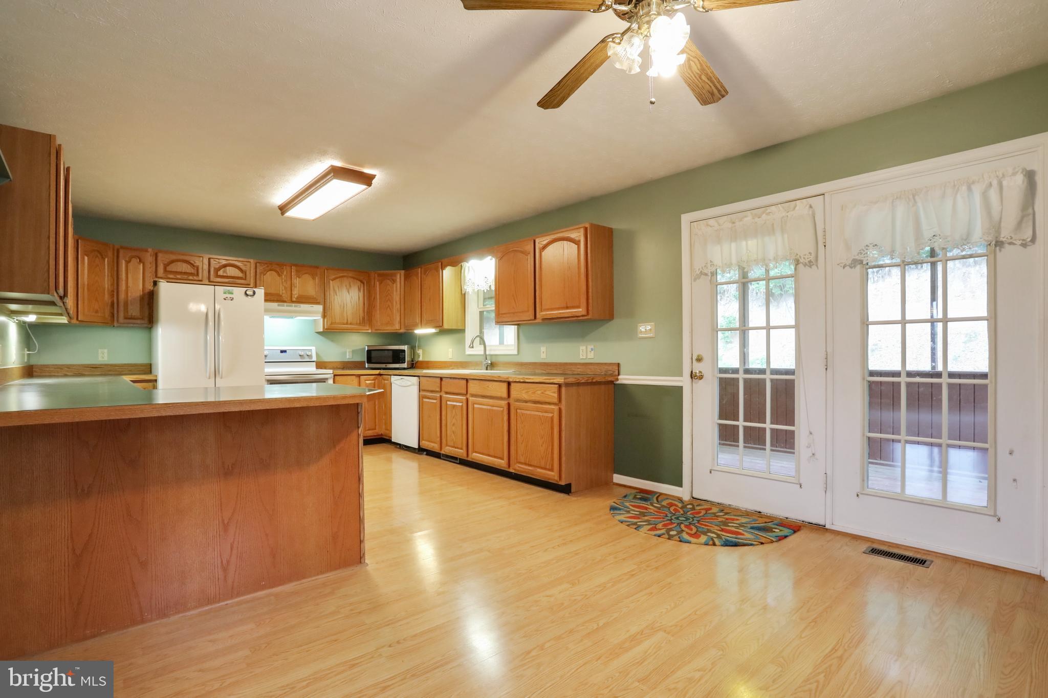 360 Timberline Ridge Road Star Tannery, VA 22654 - Photo 16 of 61 Kitchen/Dining Area