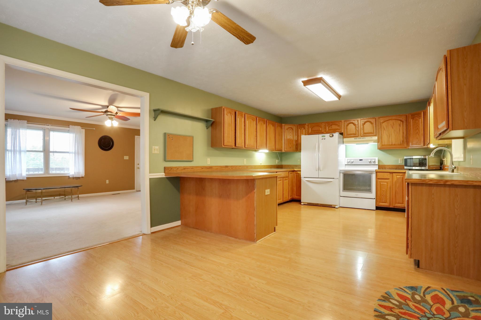 360 Timberline Ridge Road Star Tannery, VA 22654 - Photo 17 of 61 Kitchen/Dining Area