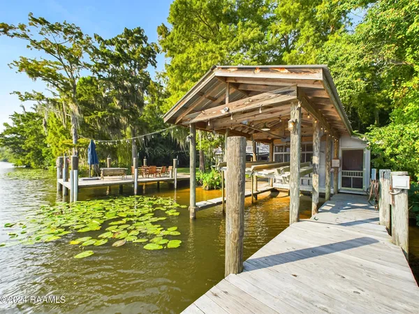$995,000 | 68335 Taulla Drive, Covington, LA 70433