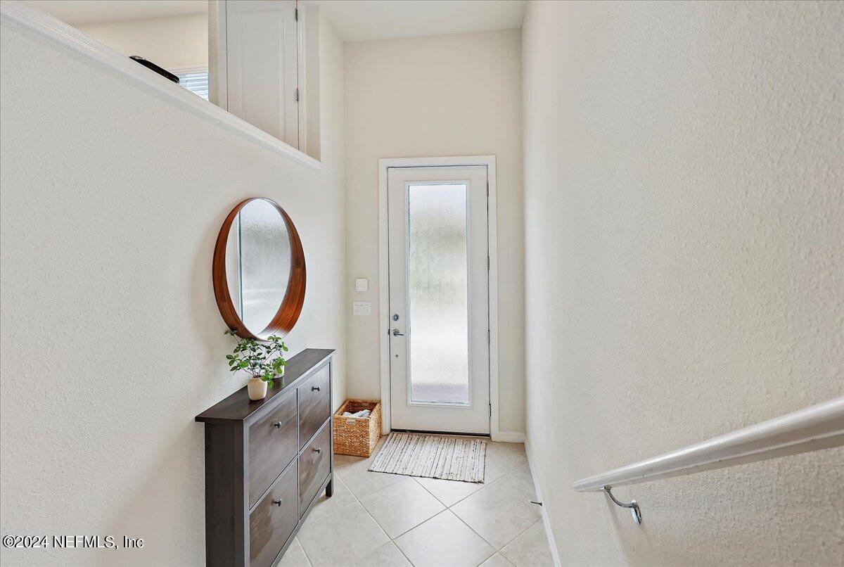 103 Spring Tide Way Ponte Vedra, FL 32081 - Photo 3 of 26 a living room with furniture