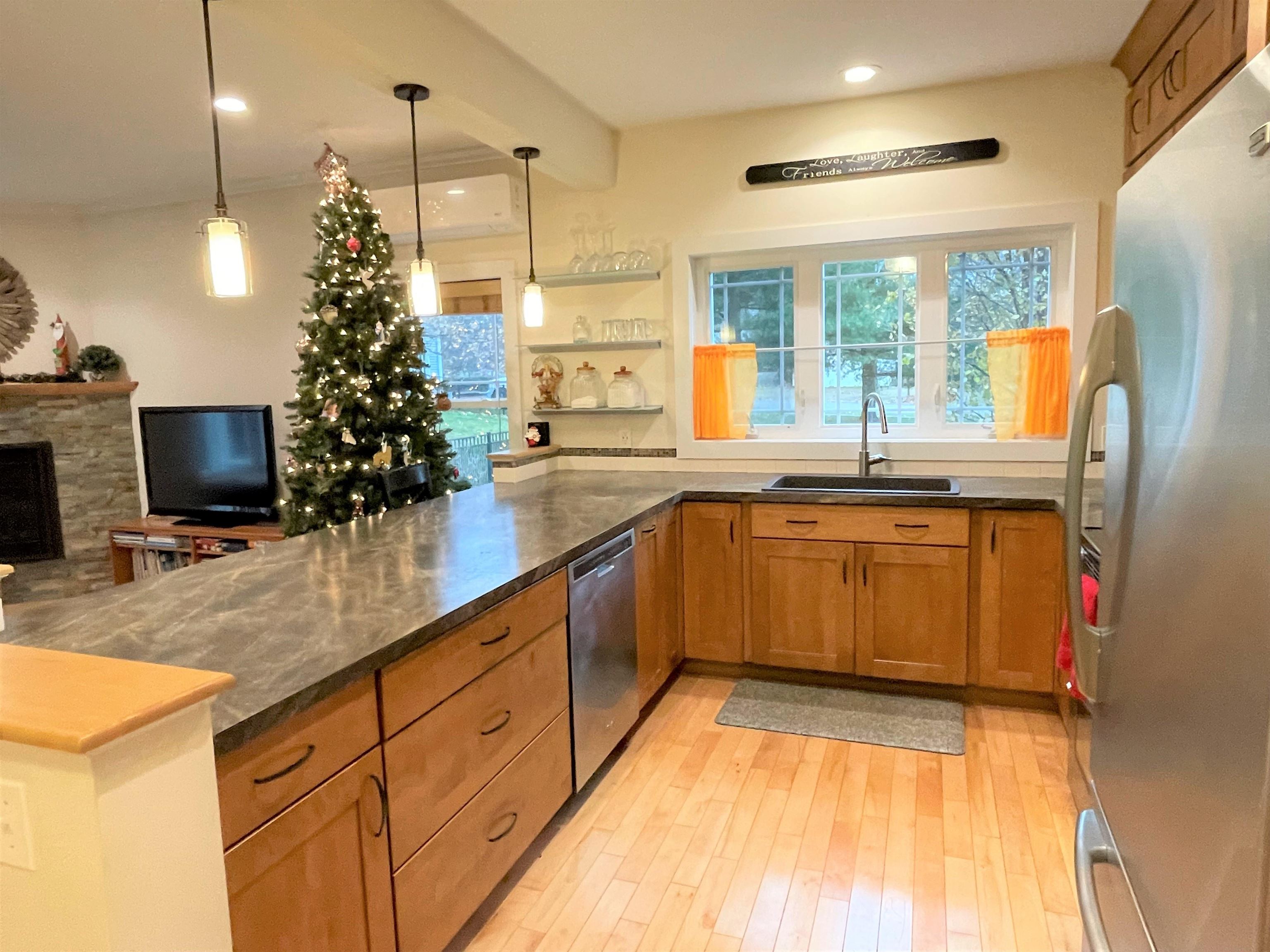 543 Bean Road Colchester, VT 05446 - Photo 2 of 38 Gallery Image 2
