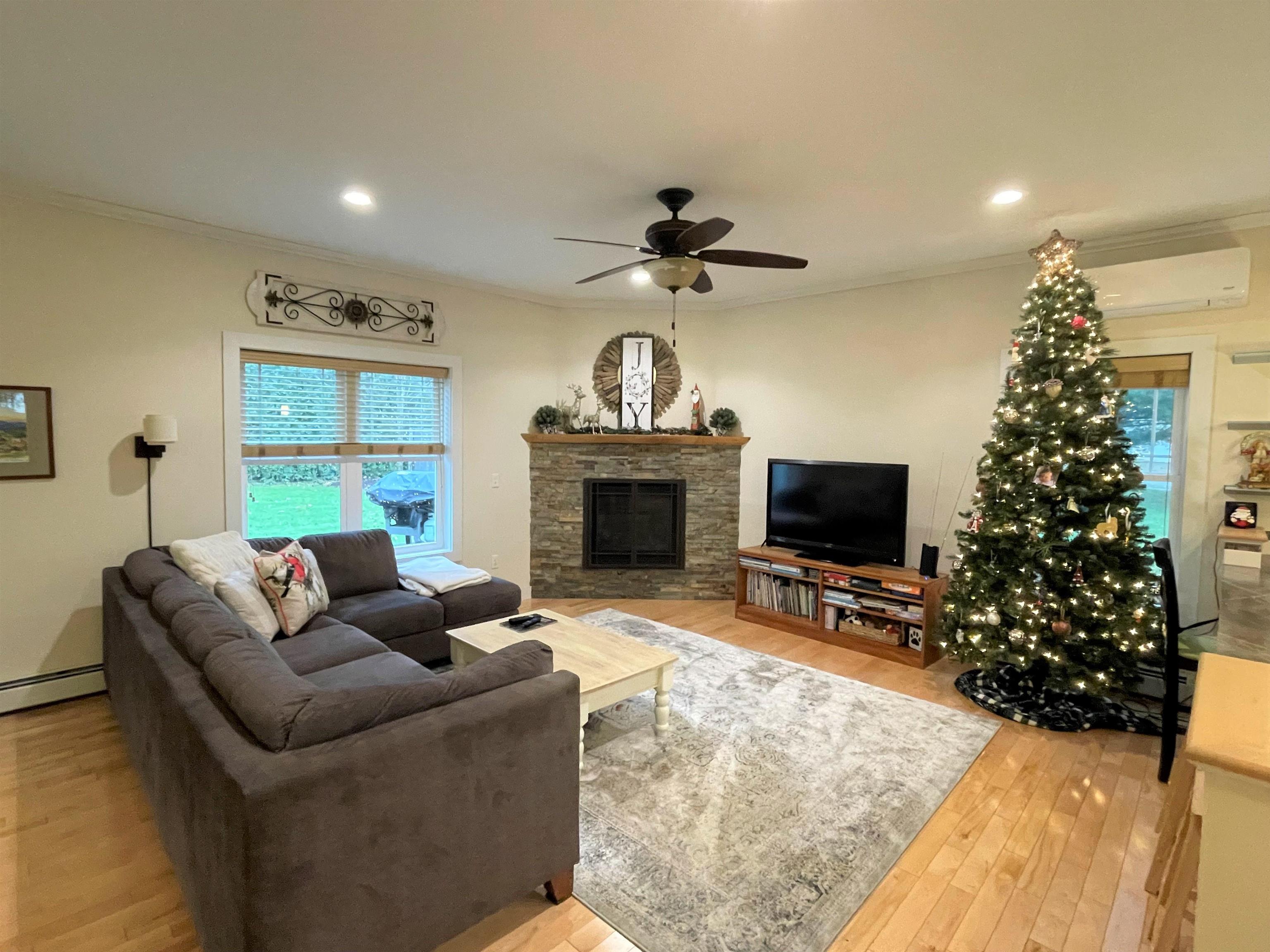 543 Bean Road Colchester, VT 05446 - Photo 6 of 38 Gallery Image 6