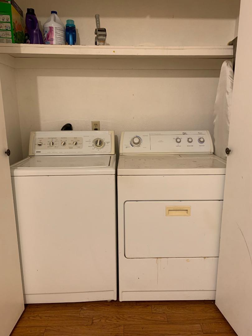 700 Laurel View Road Los Gatos, CA 95033 - Photo 11 of 15 a utility room with dryer and washer