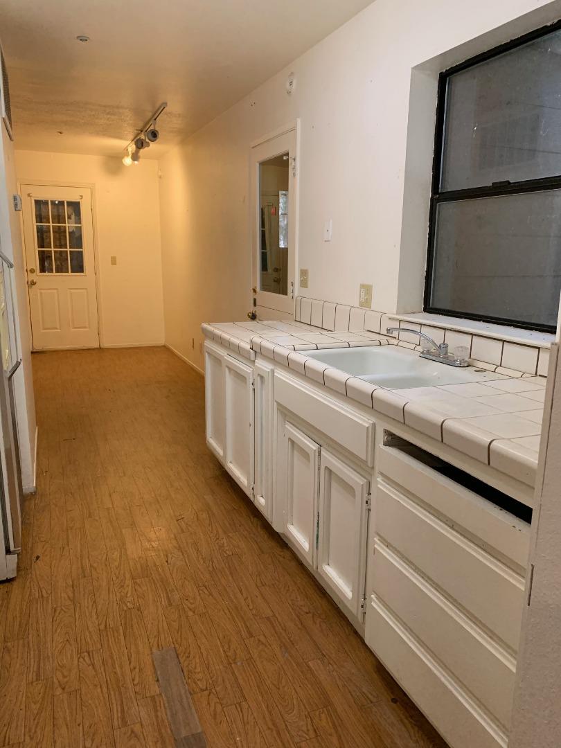 700 Laurel View Road Los Gatos, CA 95033 - Photo 8 of 15 a bathroom with a sink and a mirror