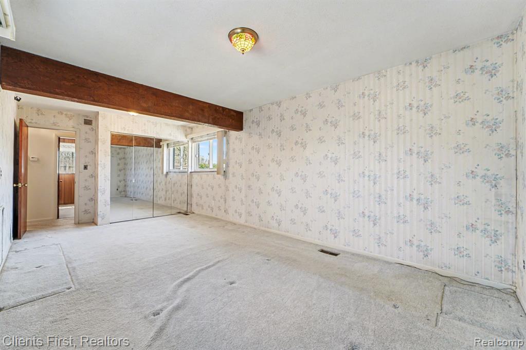 22952 Tuck Road Farmington, MI 48336 - Photo 12 of 29 Gallery Image 12