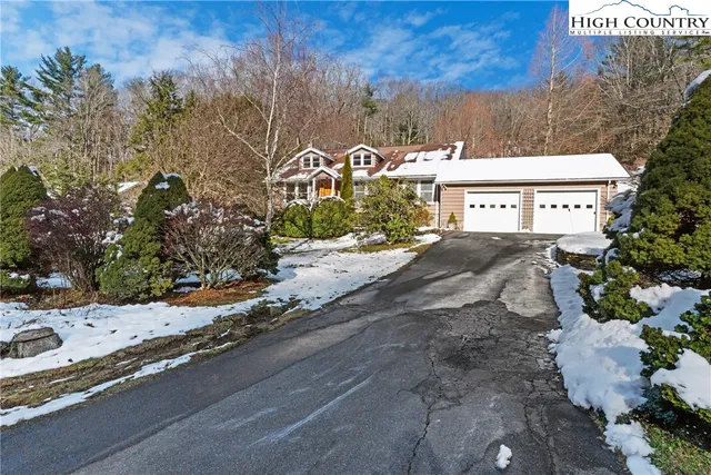 $850,000 | 211 Possum Hollow Road, Blowing Rock, NC 28605