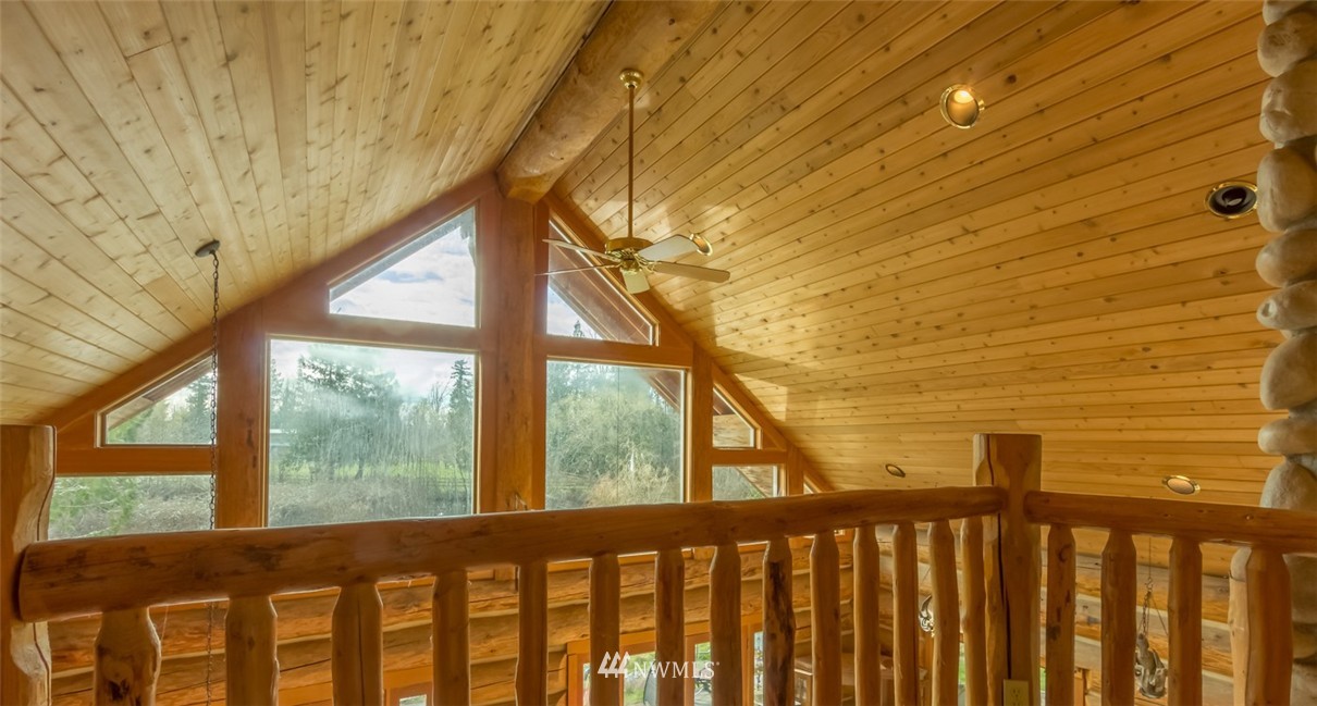 1021 Kelly Road Bellingham, WA 98226 - Photo 4 of 8 a view of a balcony with wooden fence