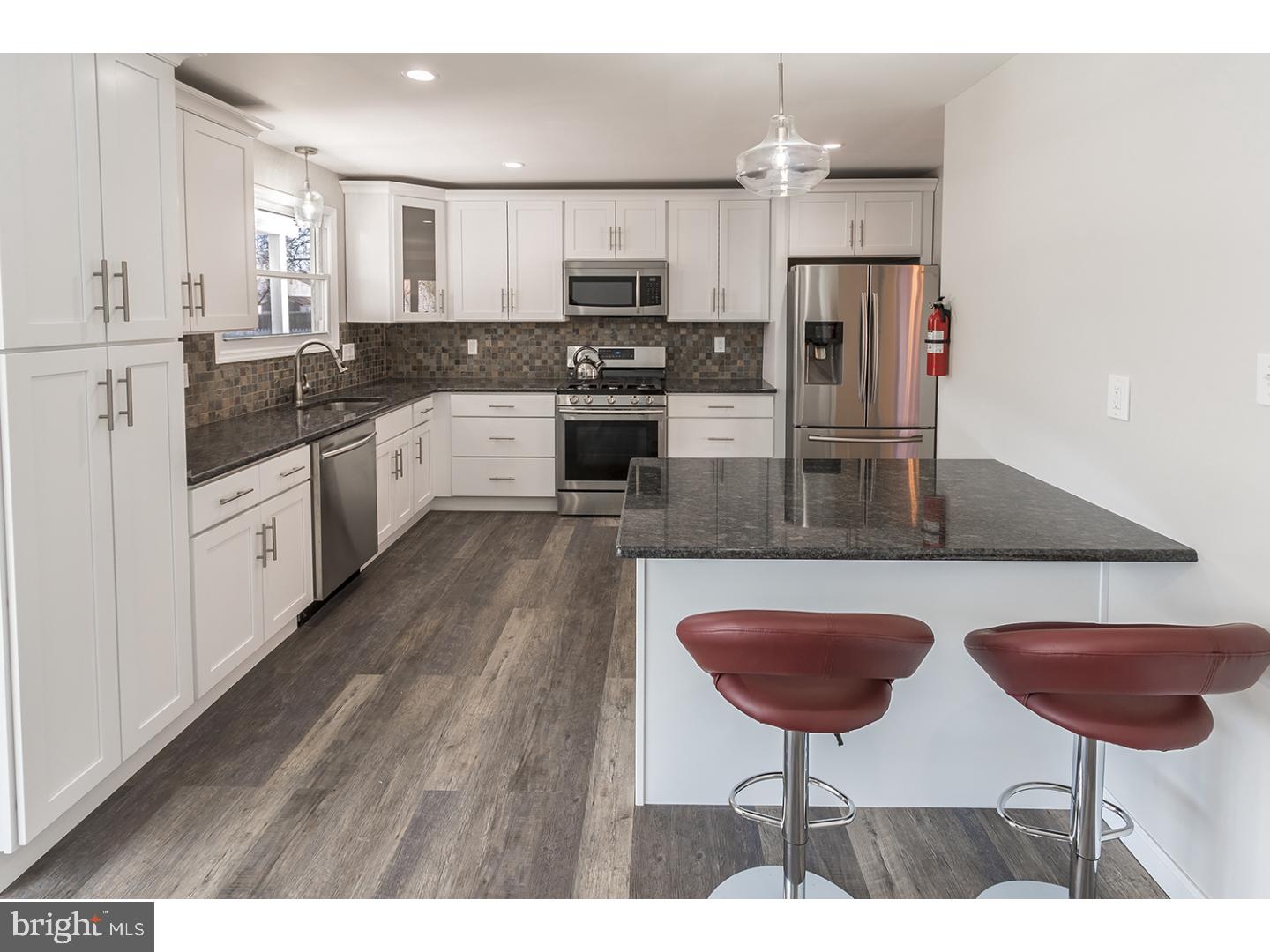 402 Cardinal Road Edgewater Park, NJ 08010 - Photo 15 of 24 Kitchen