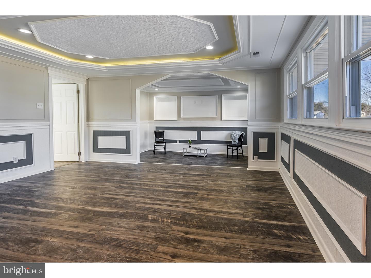 402 Cardinal Road Edgewater Park, NJ 08010 - Photo 4 of 24 Family Room