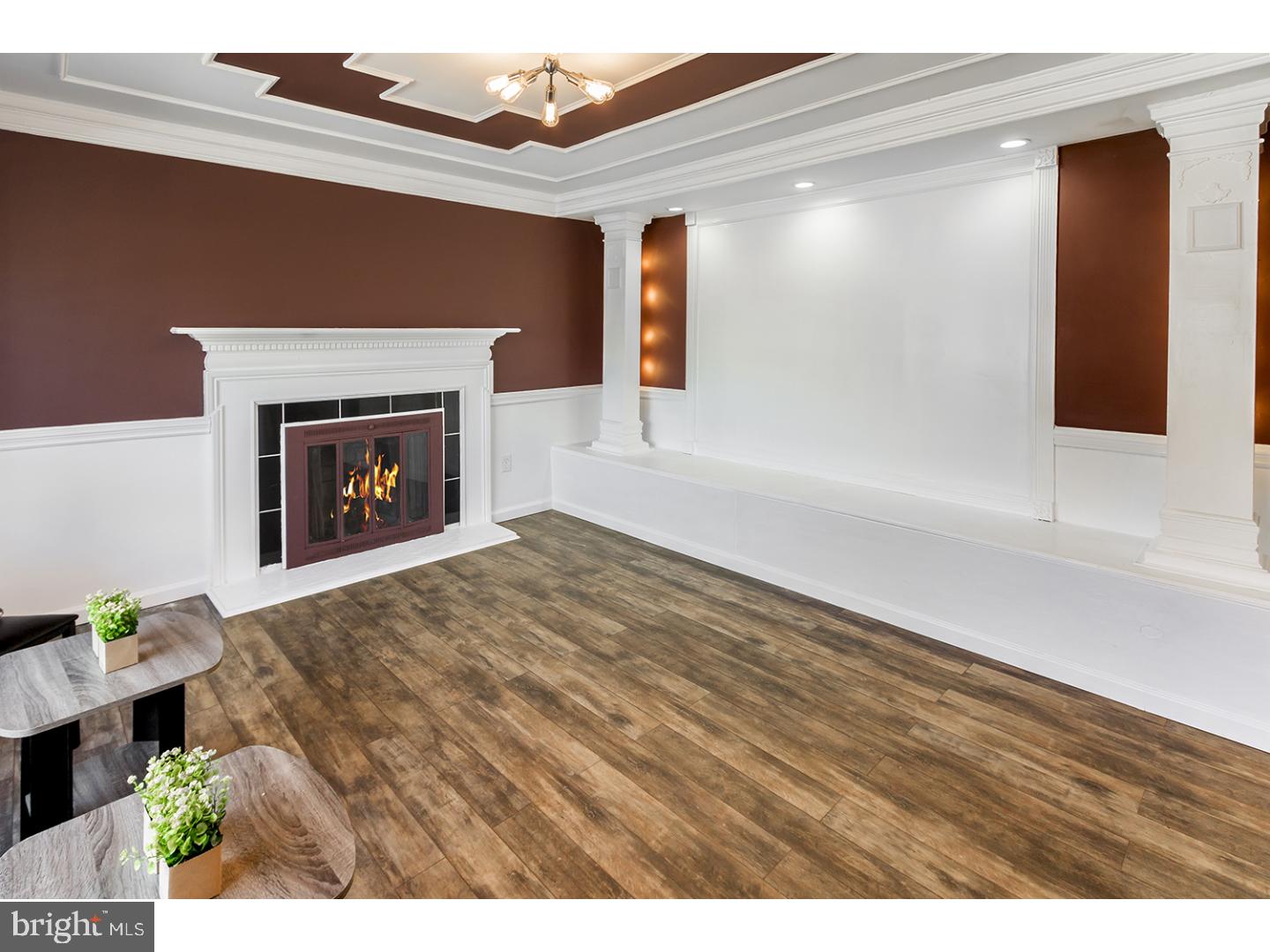 402 Cardinal Road Edgewater Park, NJ 08010 - Photo 9 of 24 Living Room