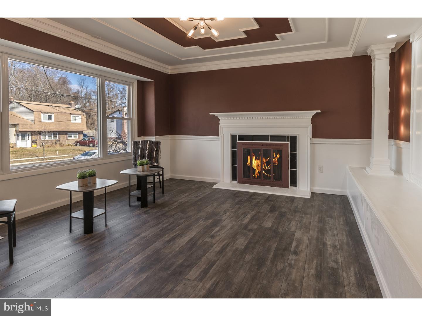 402 Cardinal Road Edgewater Park, NJ 08010 - Photo 10 of 24 Living Room