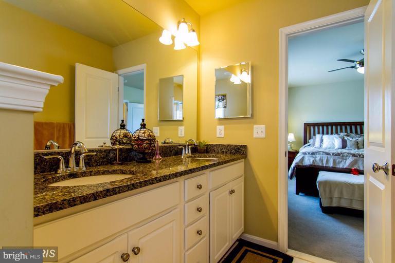 53 Short Branch Road Stafford, VA 22556 - Photo 17 of 30 Bath (Master)