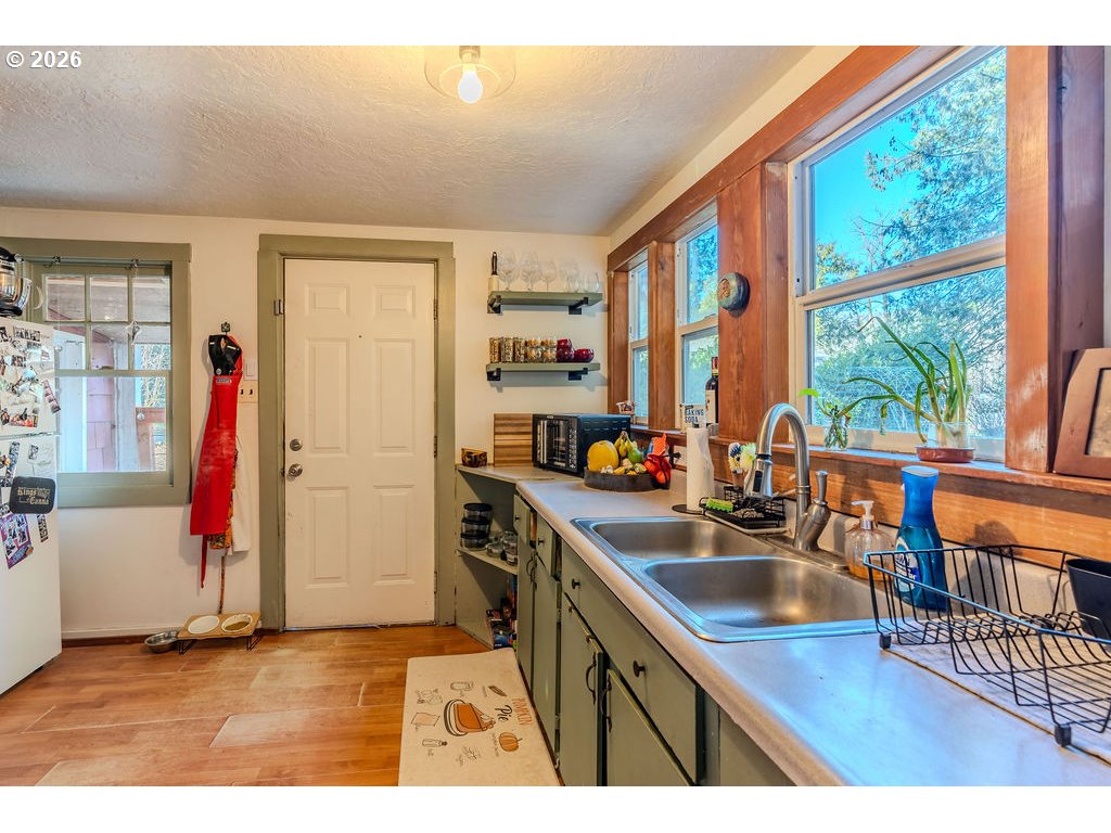 58801 Southeast Cabin Lane Sandy, OR 97055 - Photo 5 of 34