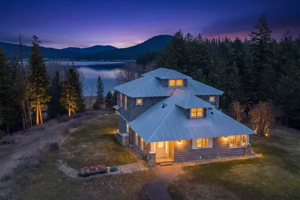$1,158,000 | 42994 South Loon Lake Road, Loon Lake, WA 99148