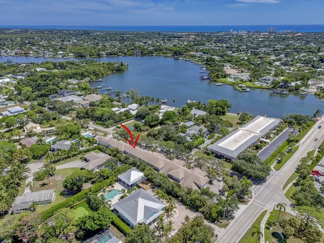 $575,000 | 479 Tequesta Drive, Unit 7, Tequesta, FL 33469