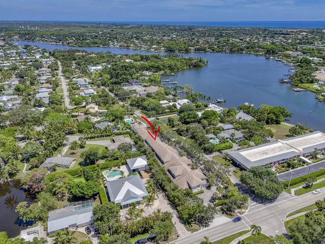 $575,000 | 479 Tequesta Drive, Unit 7, Tequesta, FL 33469
