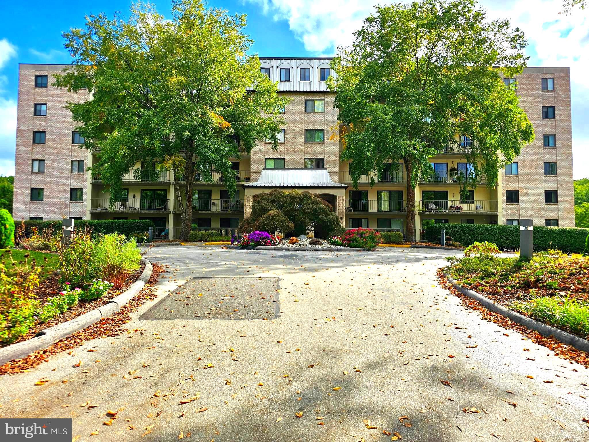 1000 Putnam Boulevard, Unit 307 Wallingford, PA 19086 - Photo 1 of 47 Exterior Front