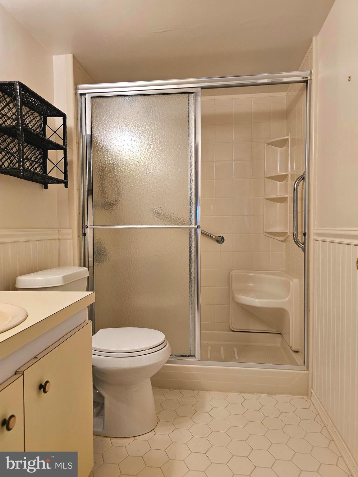 1000 Putnam Boulevard, Unit 307 Wallingford, PA 19086 - Photo 33 of 47 Bathroom