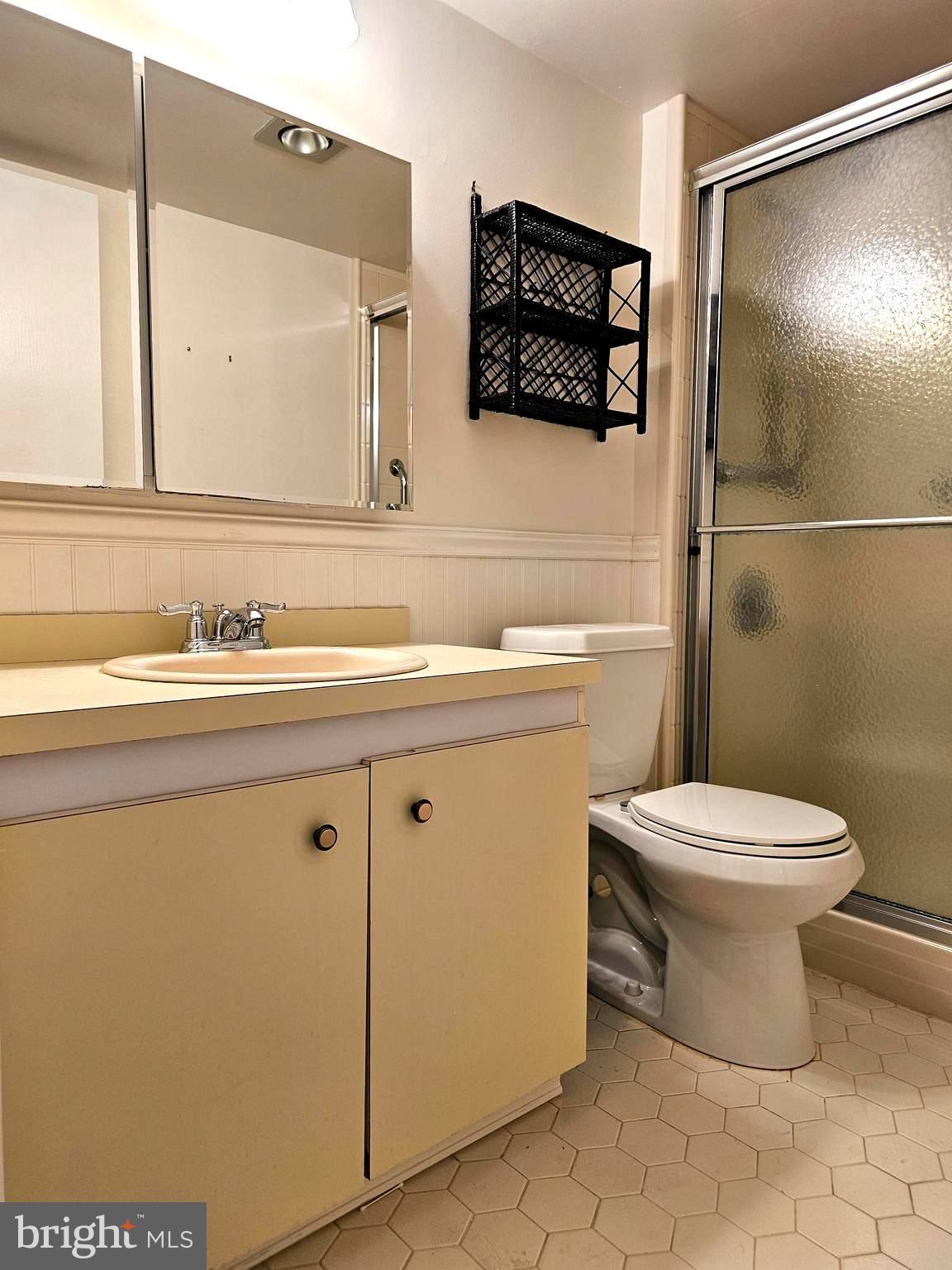 1000 Putnam Boulevard, Unit 307 Wallingford, PA 19086 - Photo 34 of 47 Bathroom