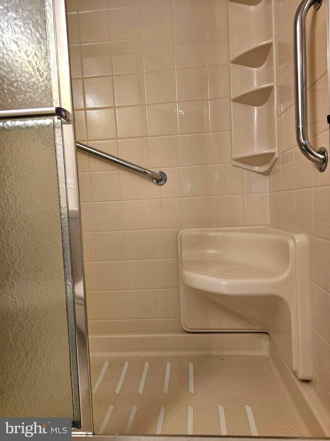 1000 Putnam Boulevard, Unit 307 Wallingford, PA 19086 - Photo 36 of 47 Bathroom