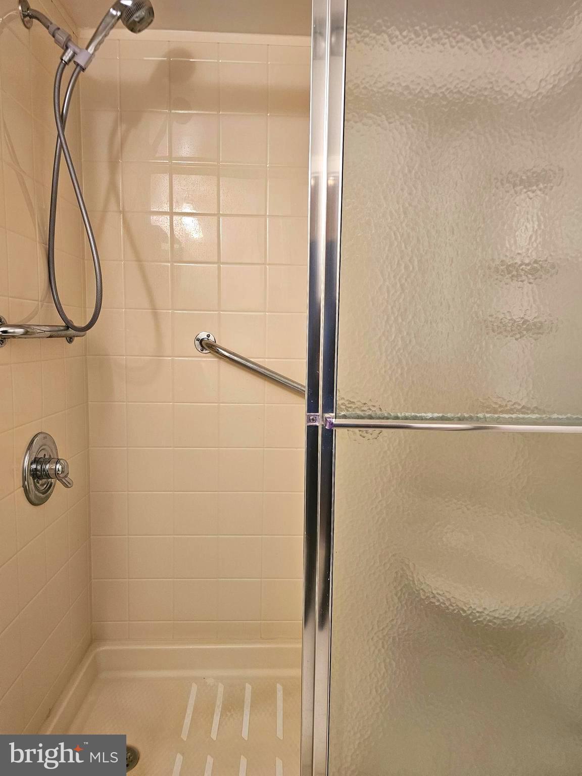 1000 Putnam Boulevard, Unit 307 Wallingford, PA 19086 - Photo 37 of 47 Bathroom