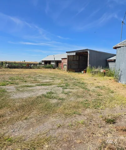 $330,000 | 975 West 100th Street South, Paul, ID 83347