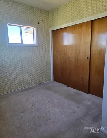 $330,000 | 975 West 100th Street South, Paul, ID 83347