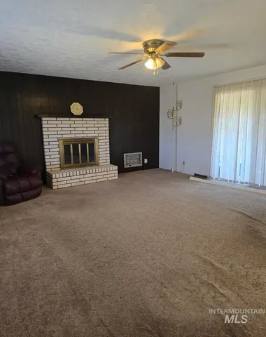 $330,000 | 975 West 100th Street South, Paul, ID 83347