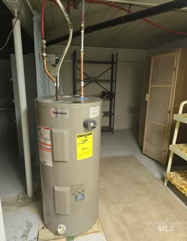 $330,000 | 975 West 100th Street South, Paul, ID 83347