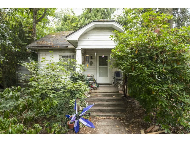 $300,000 | 3679 Southeast 14th Street, Gresham, OR 97080