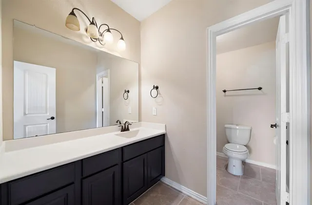 $525,000 | 2 Painted Post Place, Spring, TX 77389