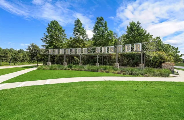 $525,000 | 2 Painted Post Place, Spring, TX 77389