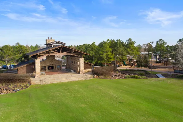 $525,000 | 2 Painted Post Place, Spring, TX 77389