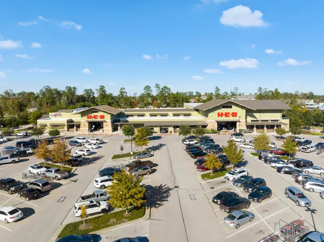 $525,000 | 2 Painted Post Place, Spring, TX 77389