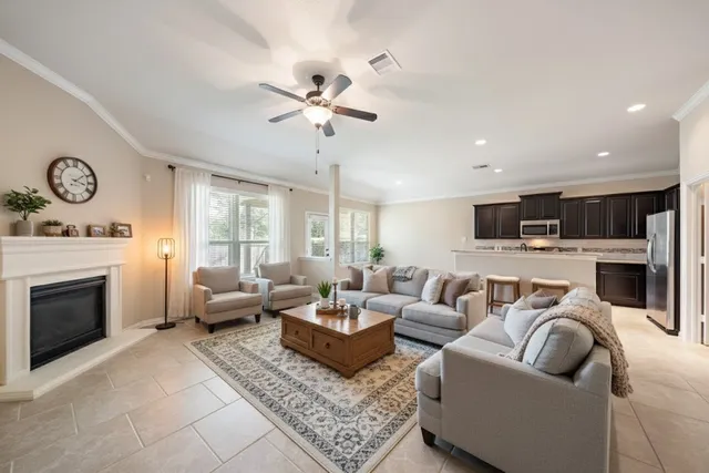 $525,000 | 2 Painted Post Place, Spring, TX 77389