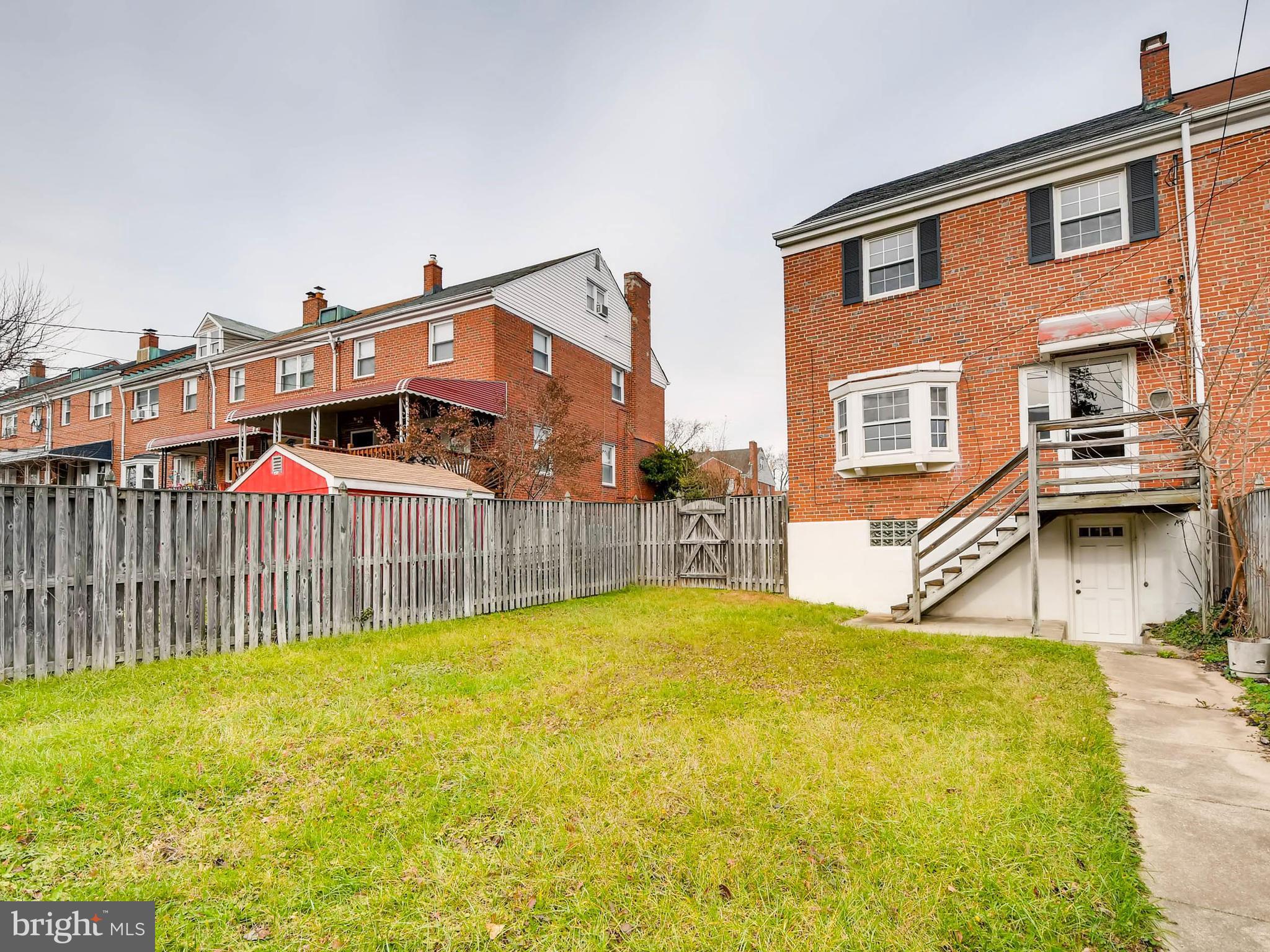 2001 Northbourne Road Baltimore, MD 21239 - Photo 27 of 28 Large back yard