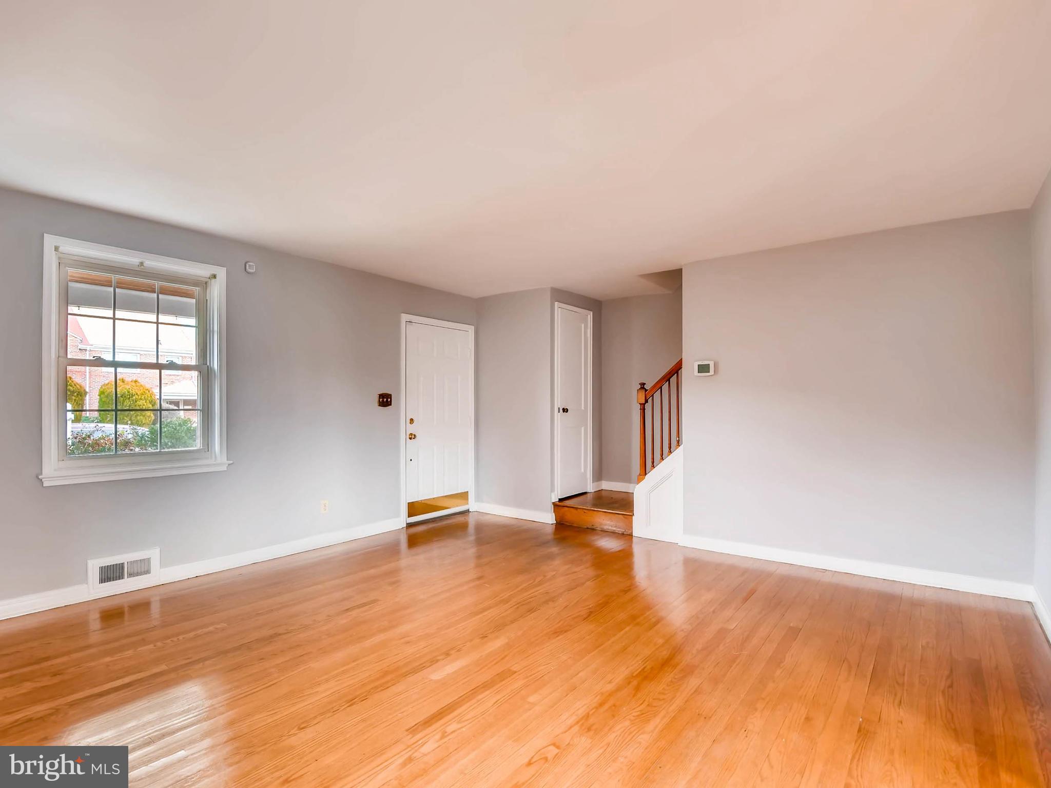 2001 Northbourne Road Baltimore, MD 21239 - Photo 7 of 28 Large Living area