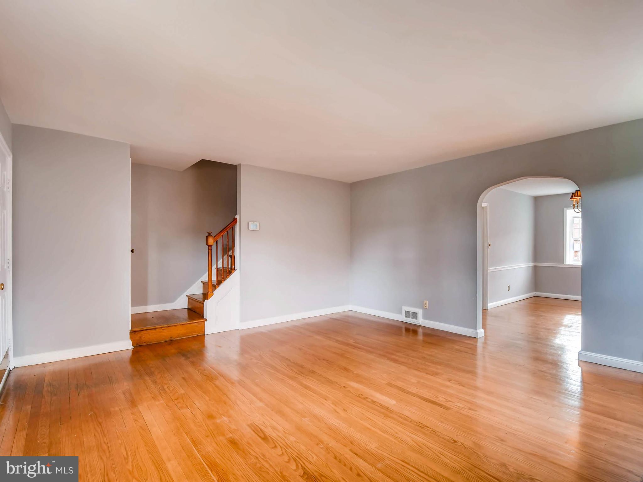 2001 Northbourne Road Baltimore, MD 21239 - Photo 8 of 28 Living Room